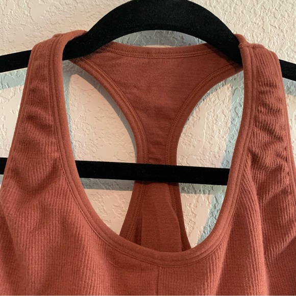 Fabletics Cloud Seamless Knotted Midi Bra Mahogany Large Rust Red Ribbed - Picture 3 of 7
